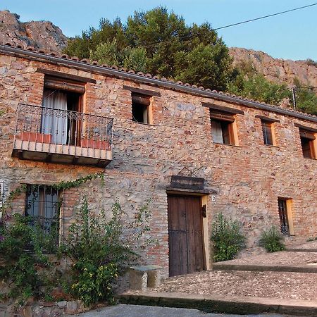Cabañas del Castillo Alma De Villuercasゲストハウス エクステリア 写真