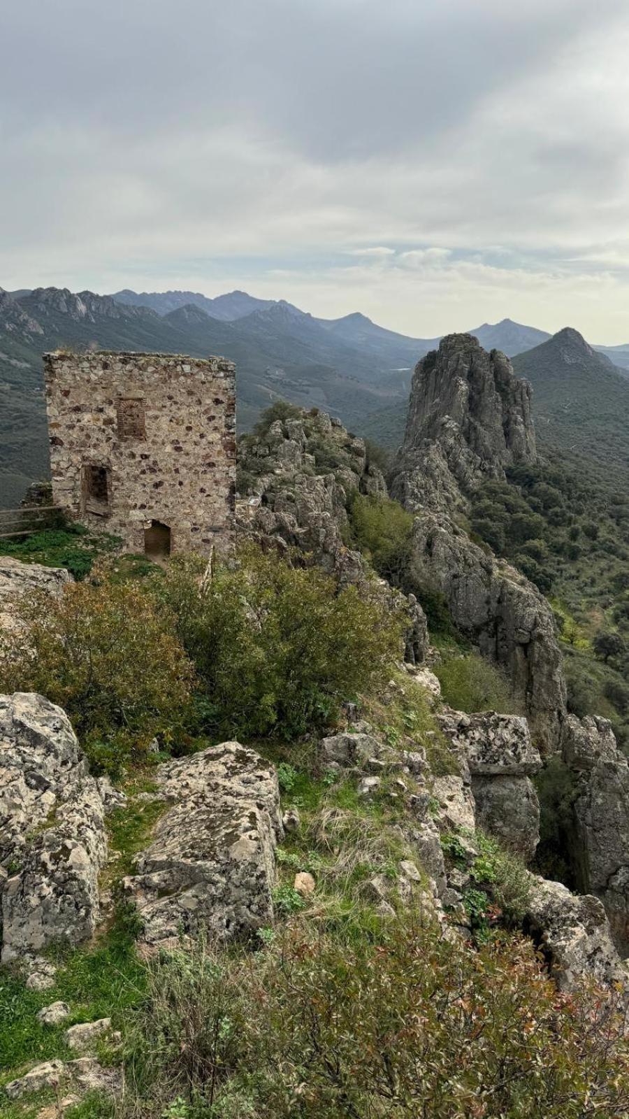 Cabañas del Castillo Alma De Villuercasゲストハウス エクステリア 写真