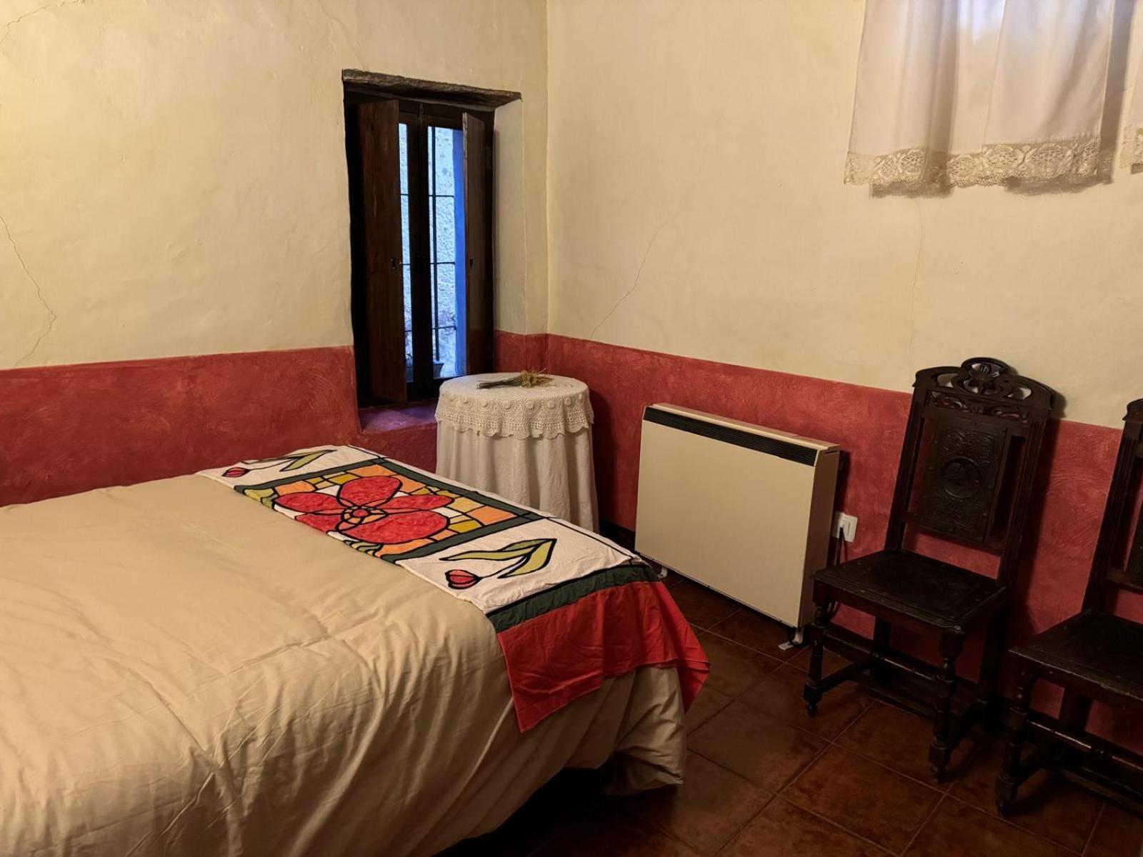 Cabañas del Castillo Alma De Villuercasゲストハウス エクステリア 写真